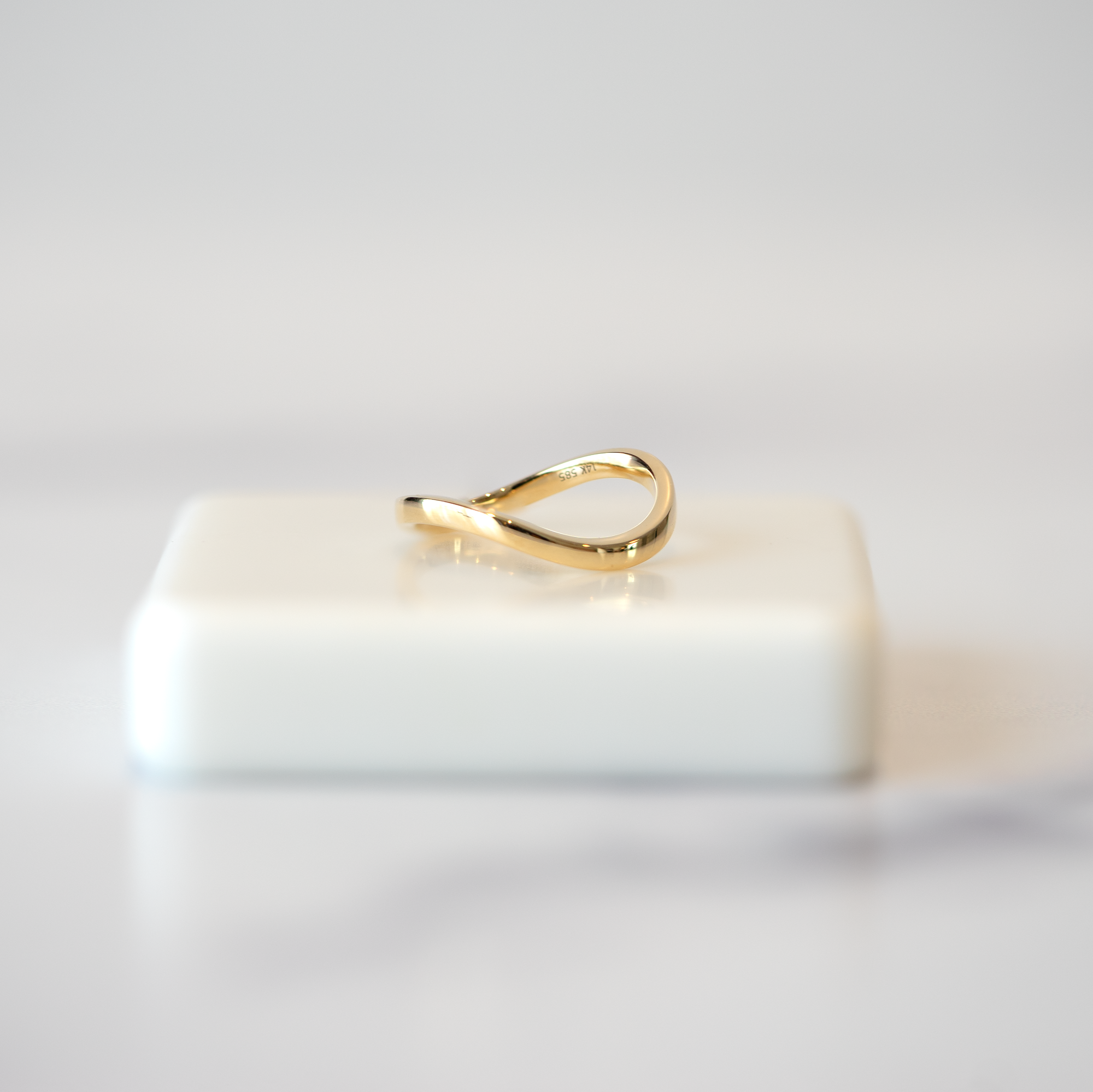 Esther Golden Wave Ring